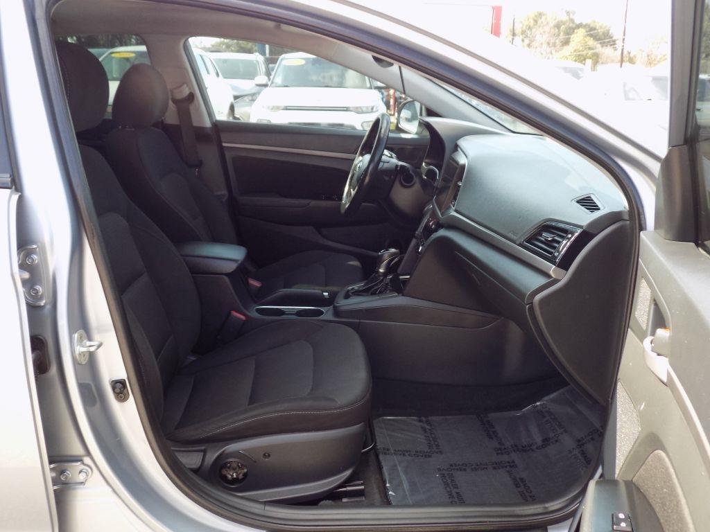 Hyundai Elantra Value Edition 6A 2017