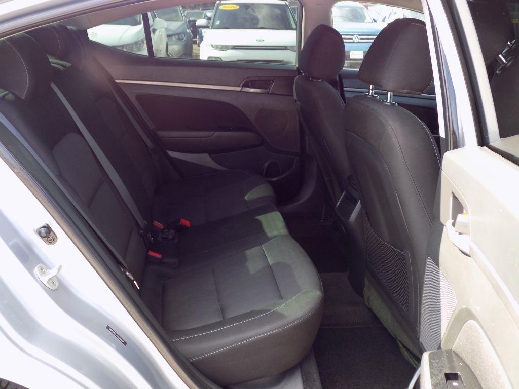 Hyundai Elantra Value Edition 6A 2017