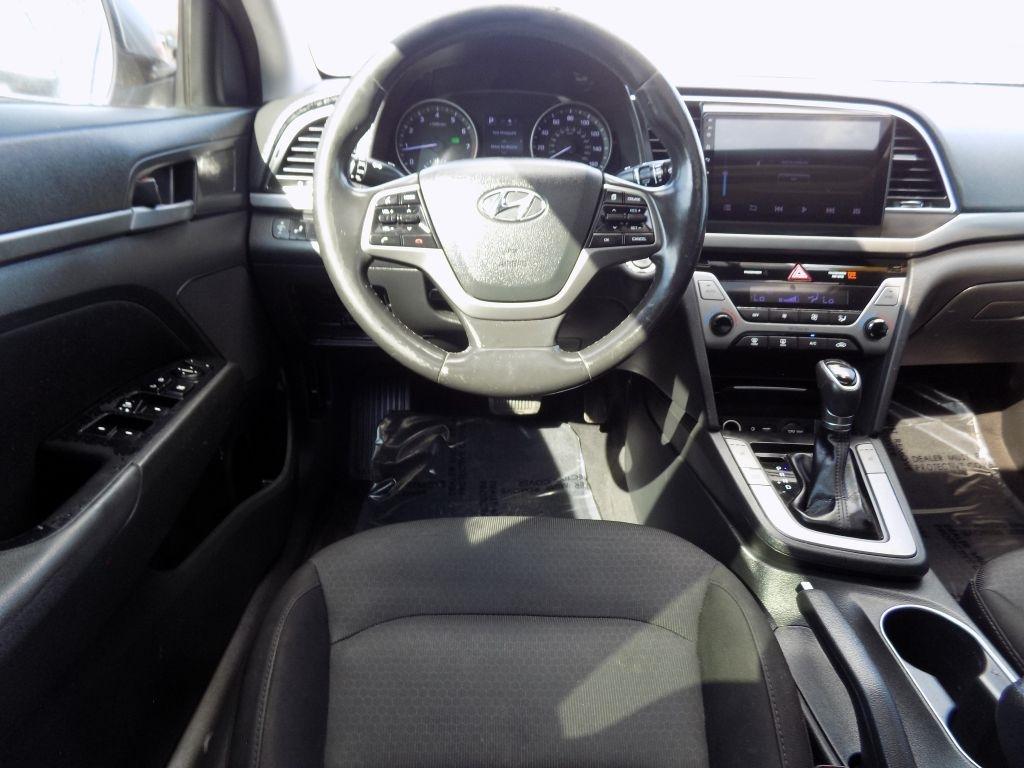 Hyundai Elantra Value Edition 6A 2017