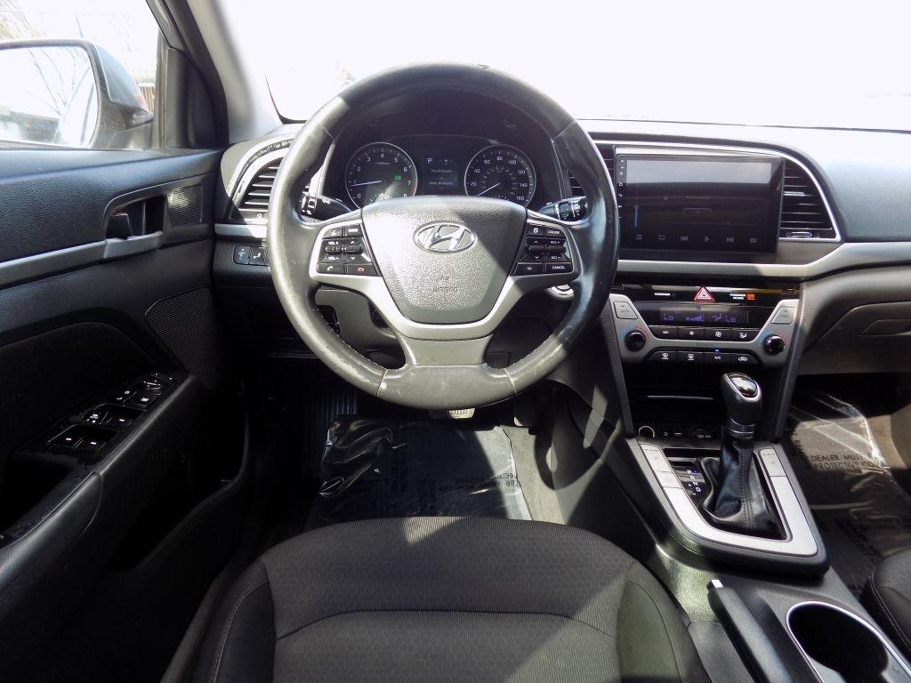 Hyundai Elantra Value Edition 6A 2017