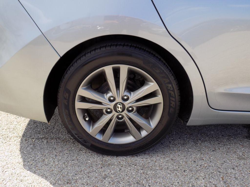 Hyundai Elantra Value Edition 6A 2017