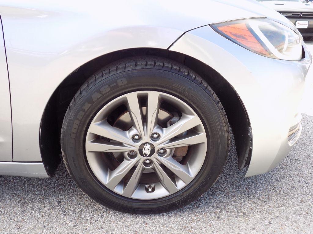 Hyundai Elantra Value Edition 6A 2017