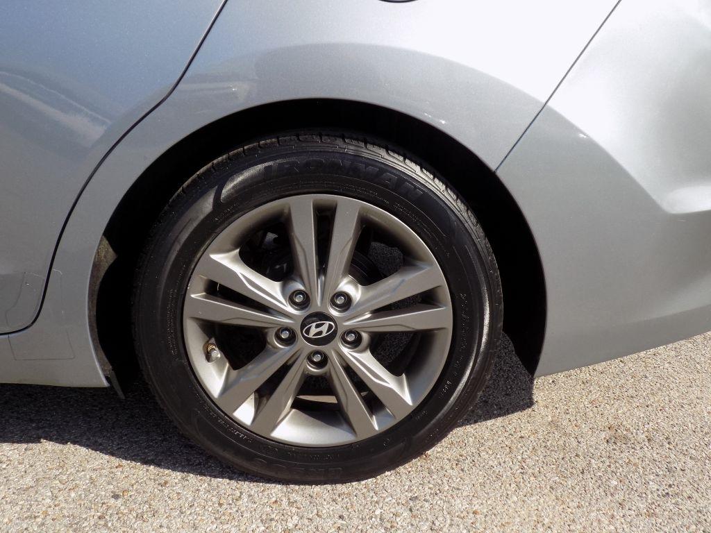 Hyundai Elantra Value Edition 6A 2017