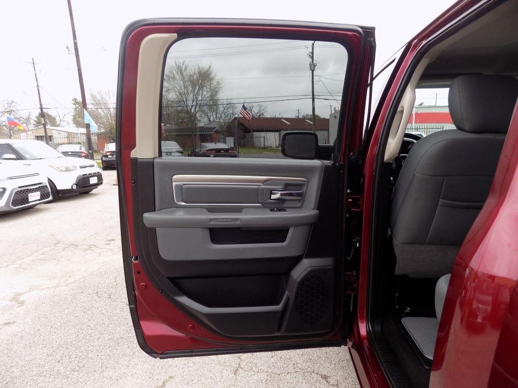 RAM 1500 SLT Crew Cab SWB 2WD 2017