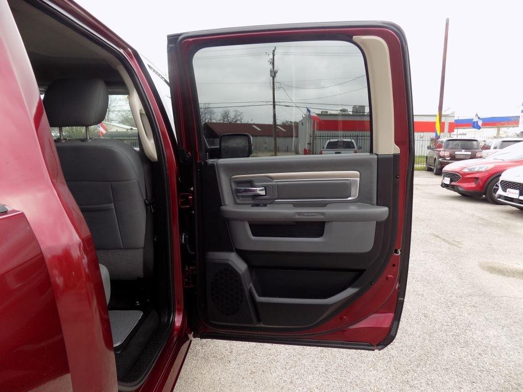 RAM 1500 SLT Crew Cab SWB 2WD 2017