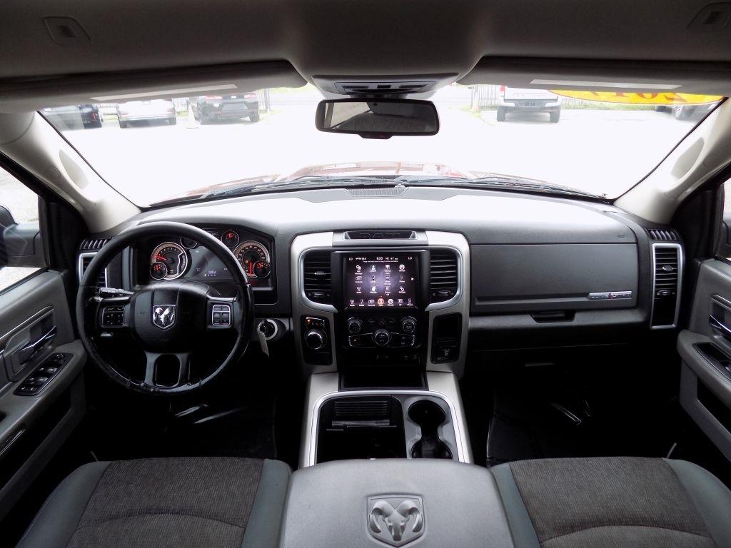 RAM 1500 SLT Crew Cab SWB 2WD 2017