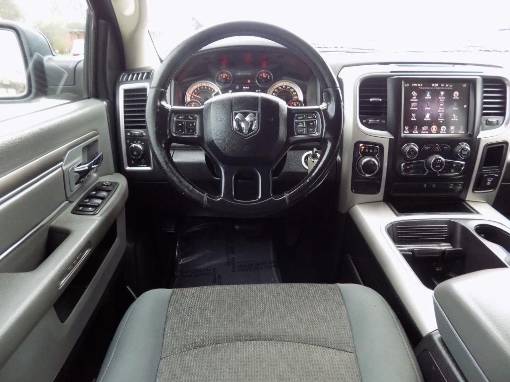 RAM 1500 SLT Crew Cab SWB 2WD 2017