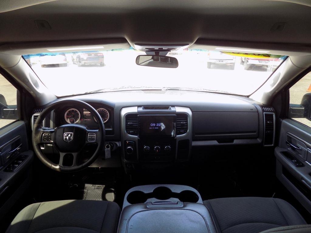 RAM 1500 SLT Quad Cab 2WD 2018