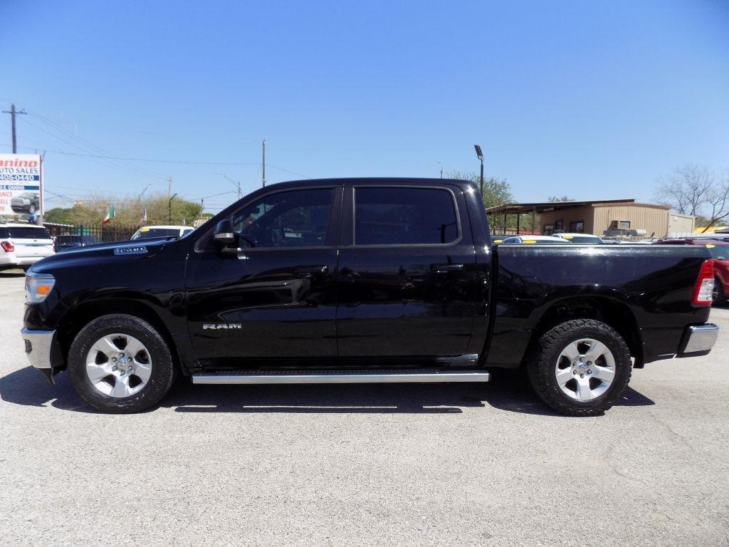 RAM 1500 Big Horn Crew Cab SWB 2WD 2022