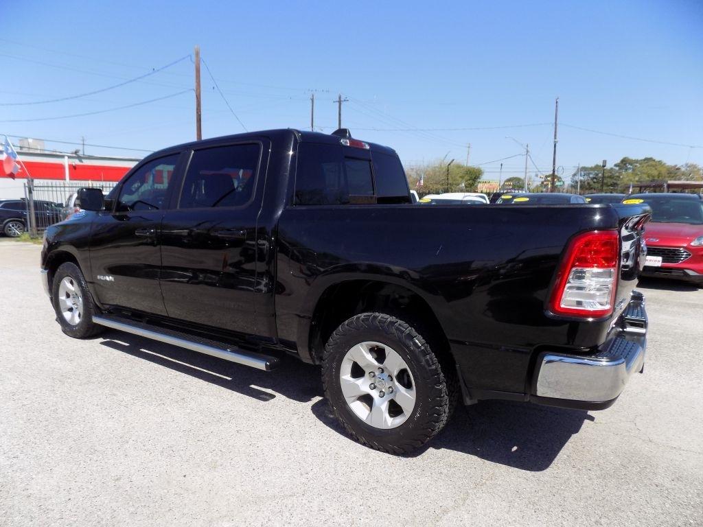RAM 1500 Big Horn Crew Cab SWB 2WD 2022