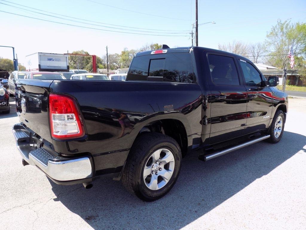 RAM 1500 Big Horn Crew Cab SWB 2WD 2022