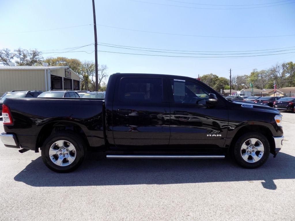 RAM 1500 Big Horn Crew Cab SWB 2WD 2022