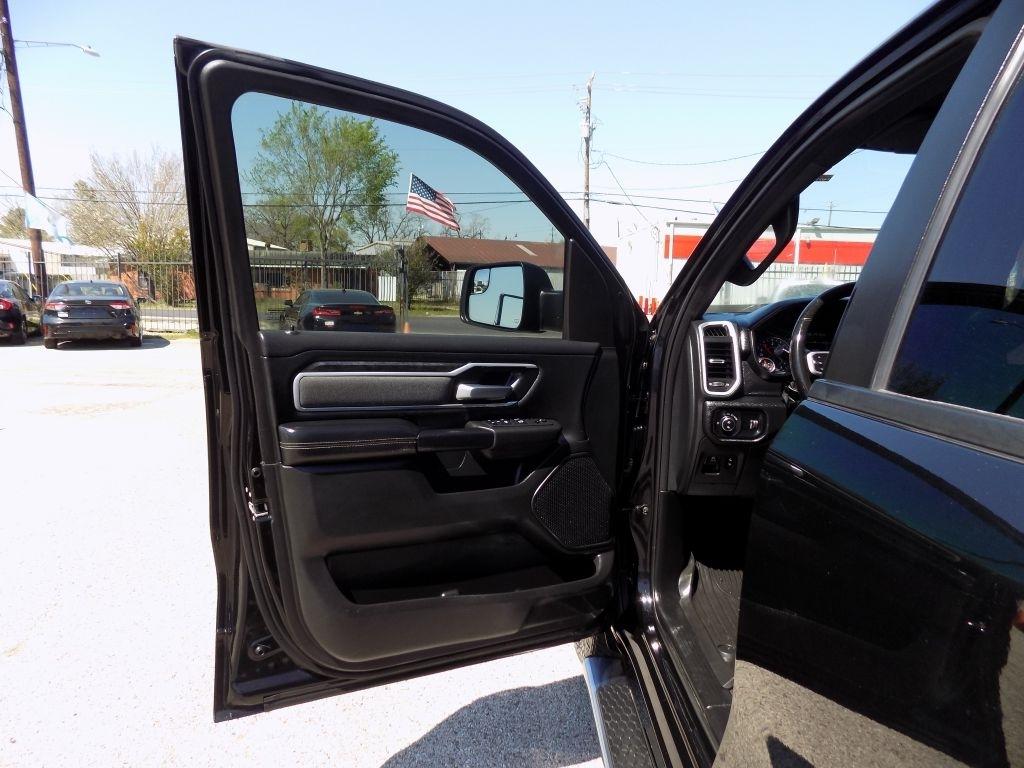 RAM 1500 Big Horn Crew Cab SWB 2WD 2022