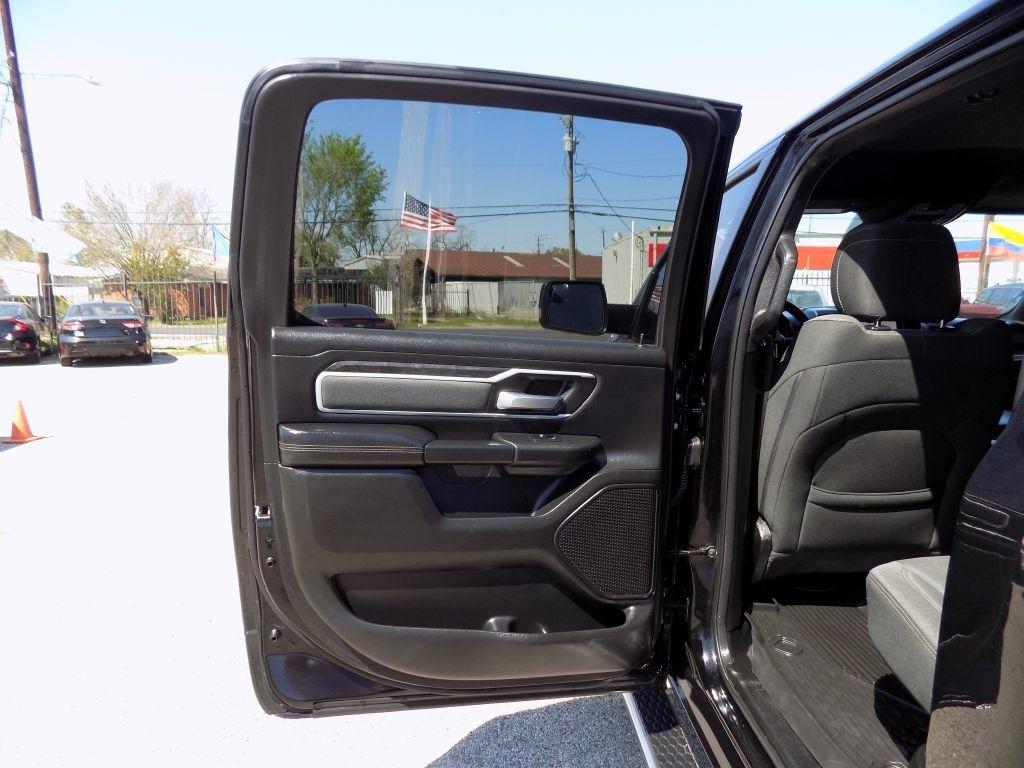 RAM 1500 Big Horn Crew Cab SWB 2WD 2022