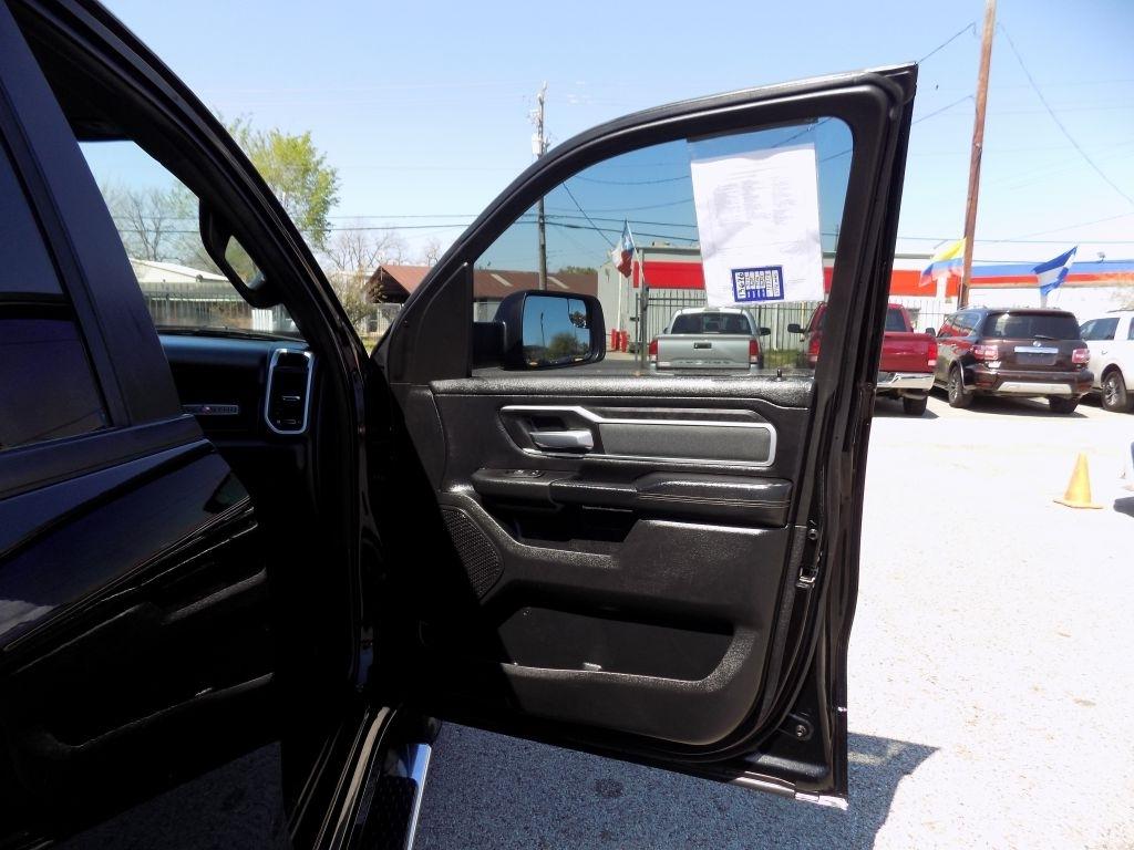 RAM 1500 Big Horn Crew Cab SWB 2WD 2022