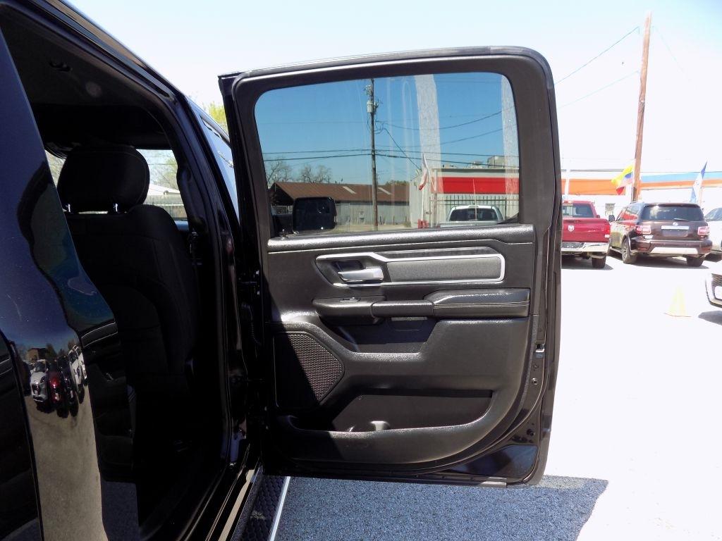 RAM 1500 Big Horn Crew Cab SWB 2WD 2022