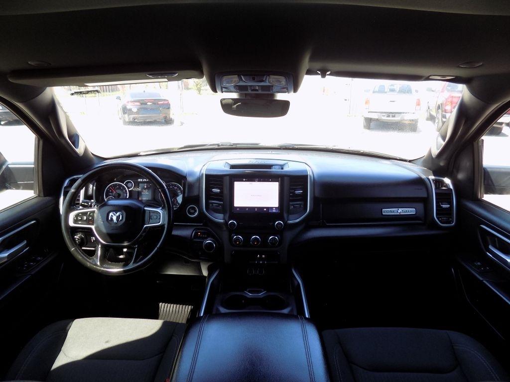 RAM 1500 Big Horn Crew Cab SWB 2WD 2022