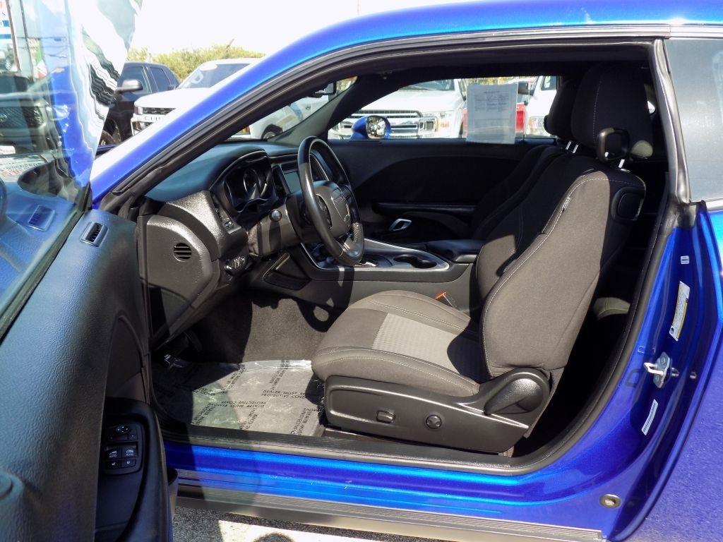 Dodge Challenger SXT AWD 2022