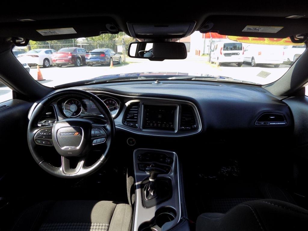 Dodge Challenger SXT AWD 2022