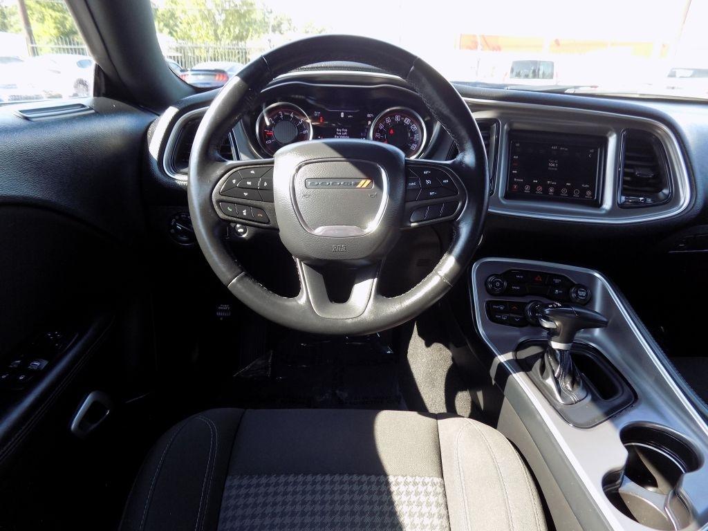 Dodge Challenger SXT AWD 2022