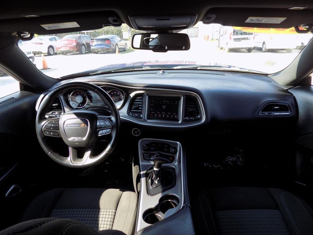 Dodge Challenger SXT AWD 2022