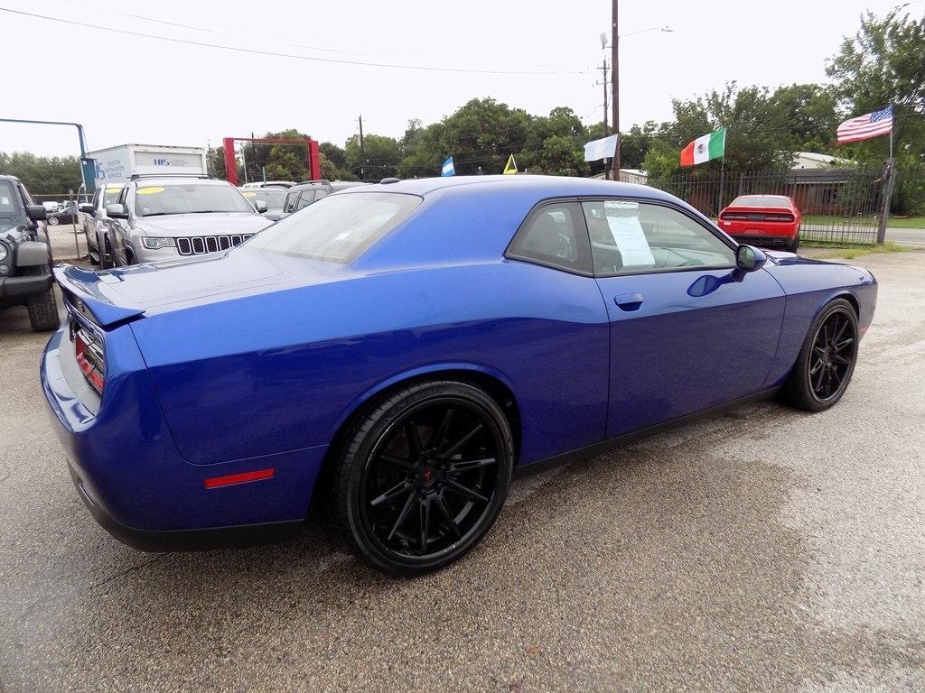 Dodge Challenger SXT AWD 2022