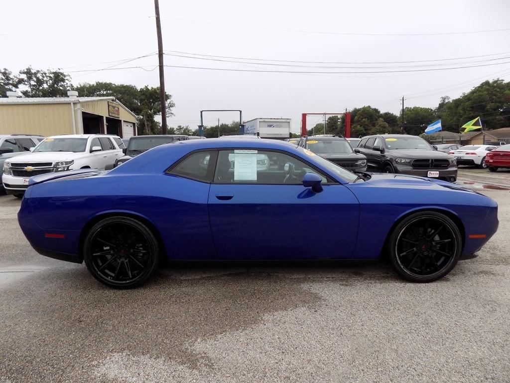 Dodge Challenger SXT AWD 2022