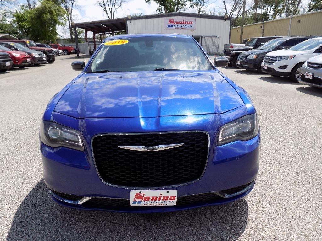 2019 Chrysler 300 Touring