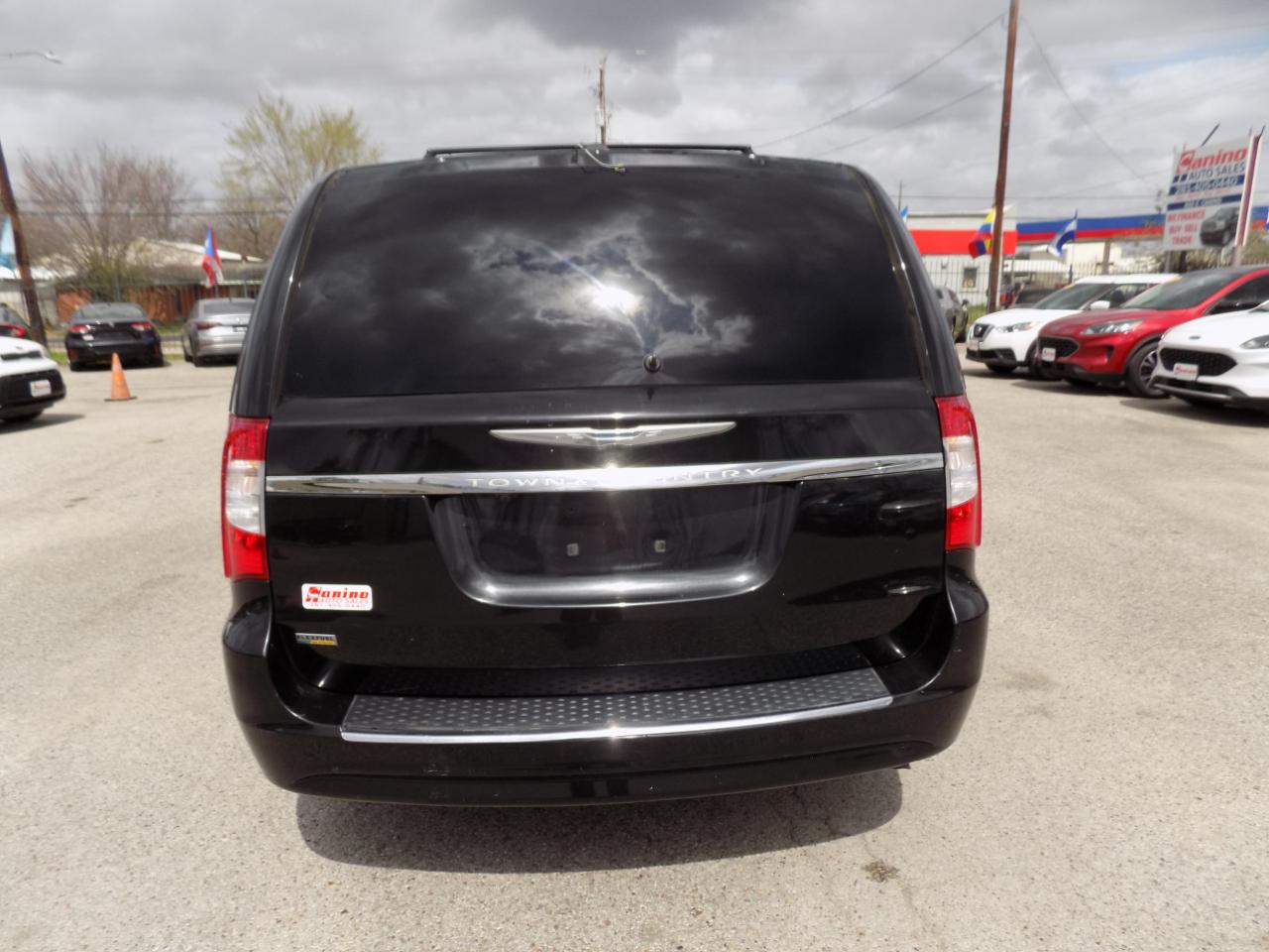 Chrysler Town & Country Touring 2016