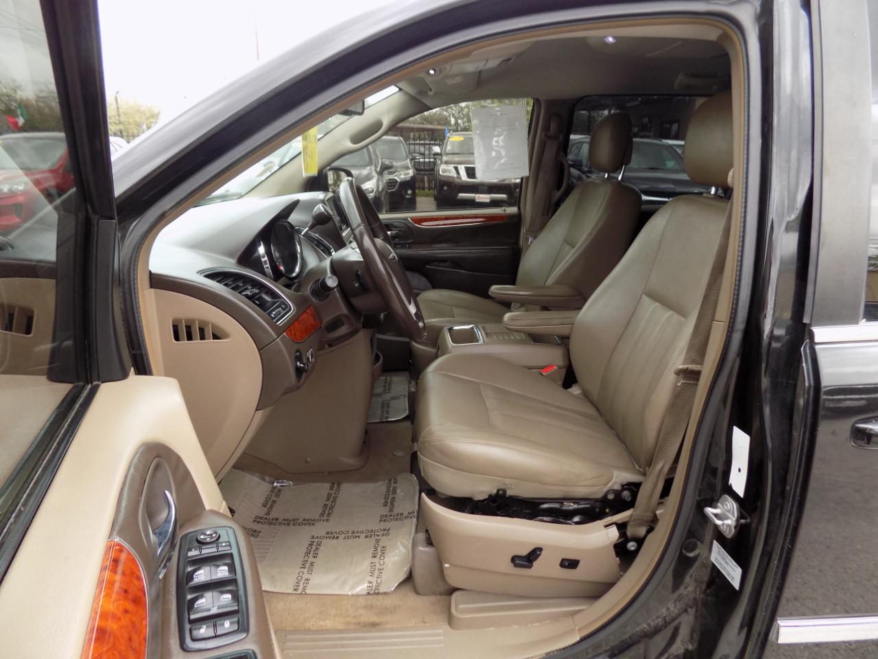 Chrysler Town & Country Touring 2016