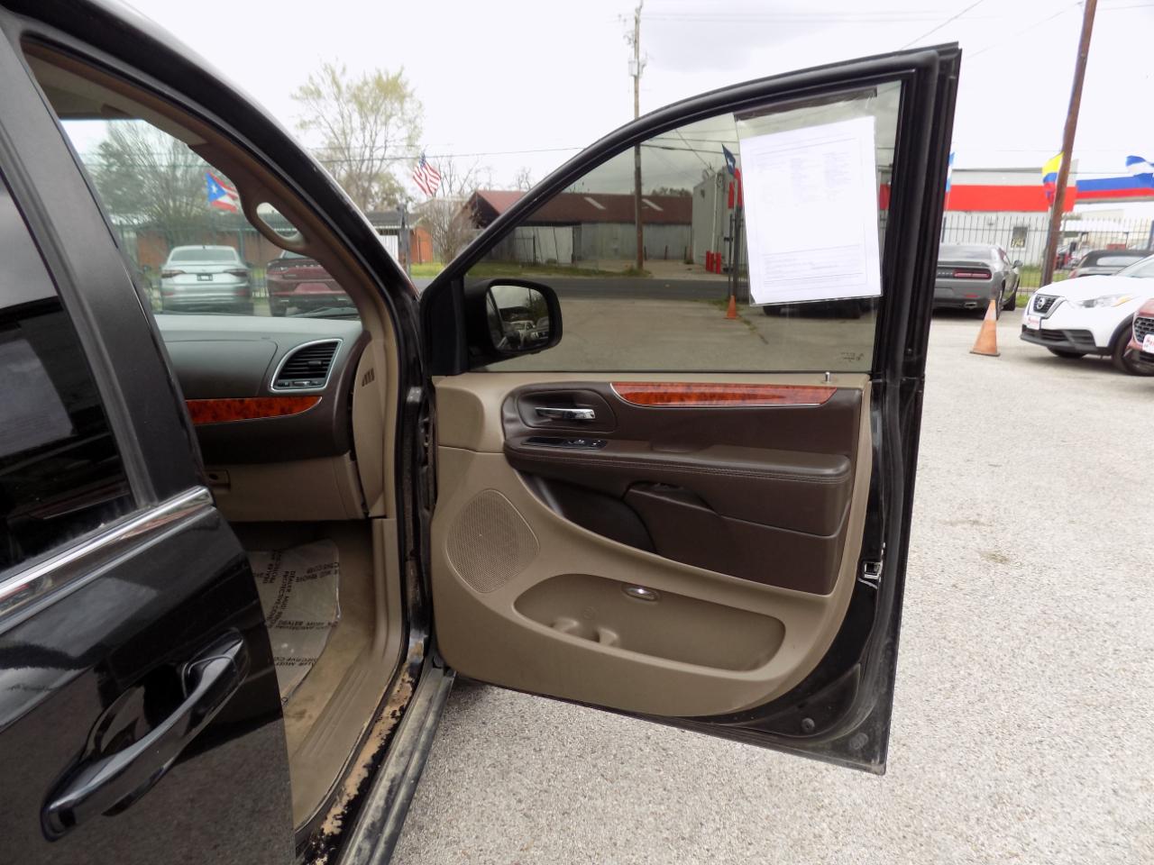 Chrysler Town & Country Touring 2016