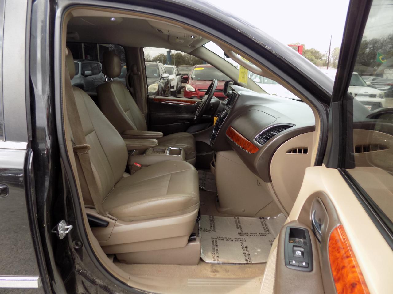 Chrysler Town & Country Touring 2016