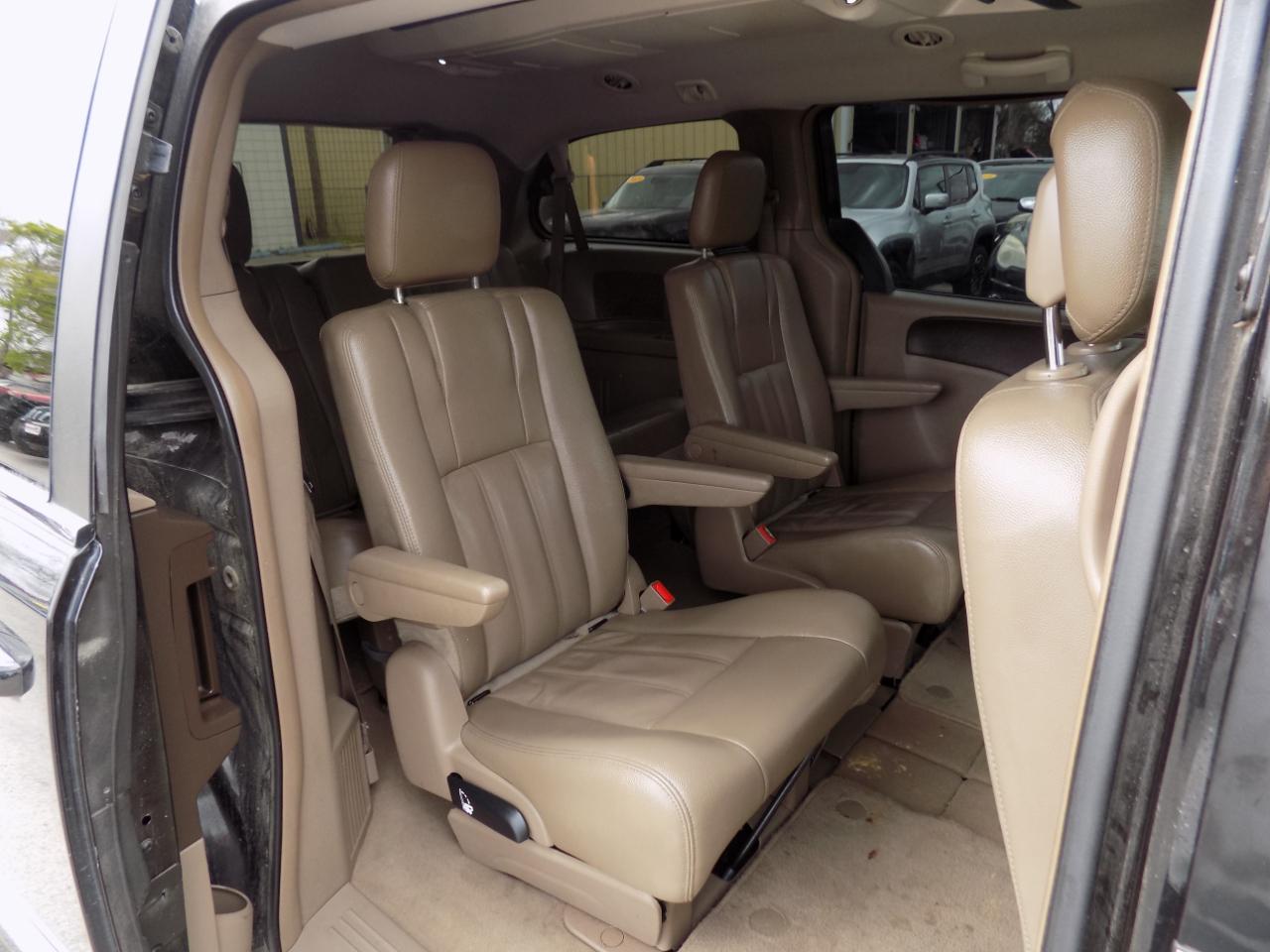 Chrysler Town & Country Touring 2016