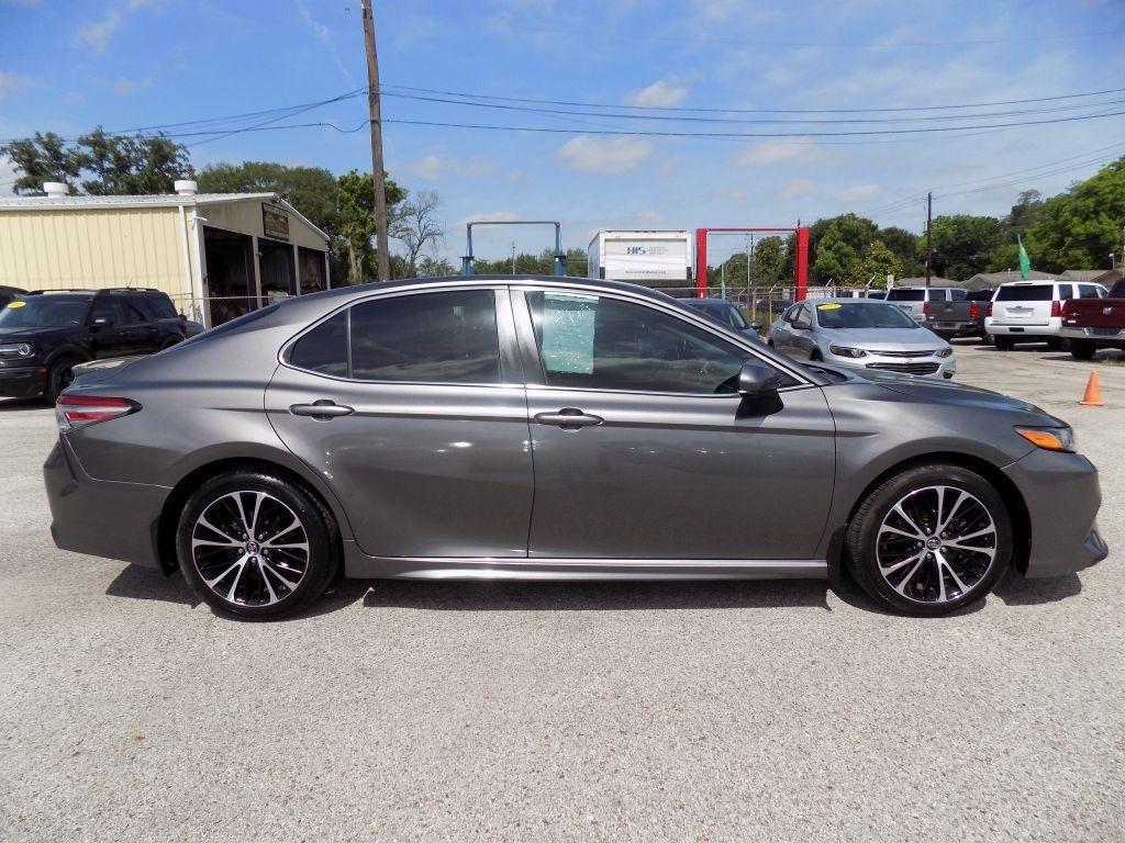 Toyota Camry L 2018