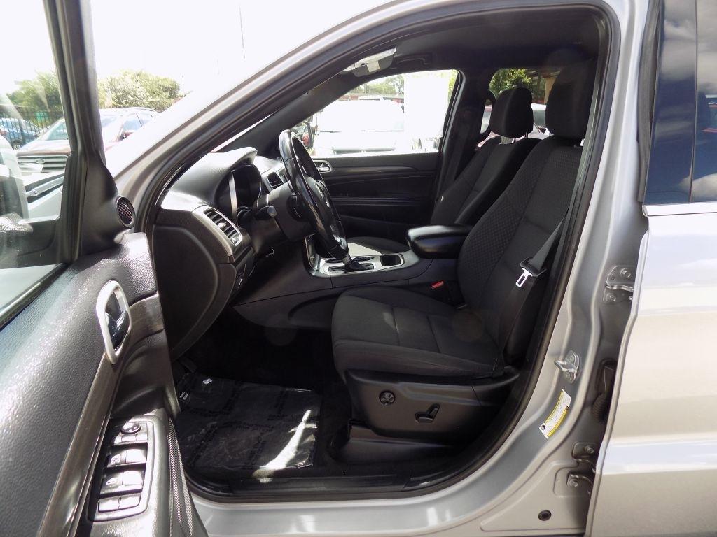 Jeep Grand Cherokee Laredo 4WD 2018