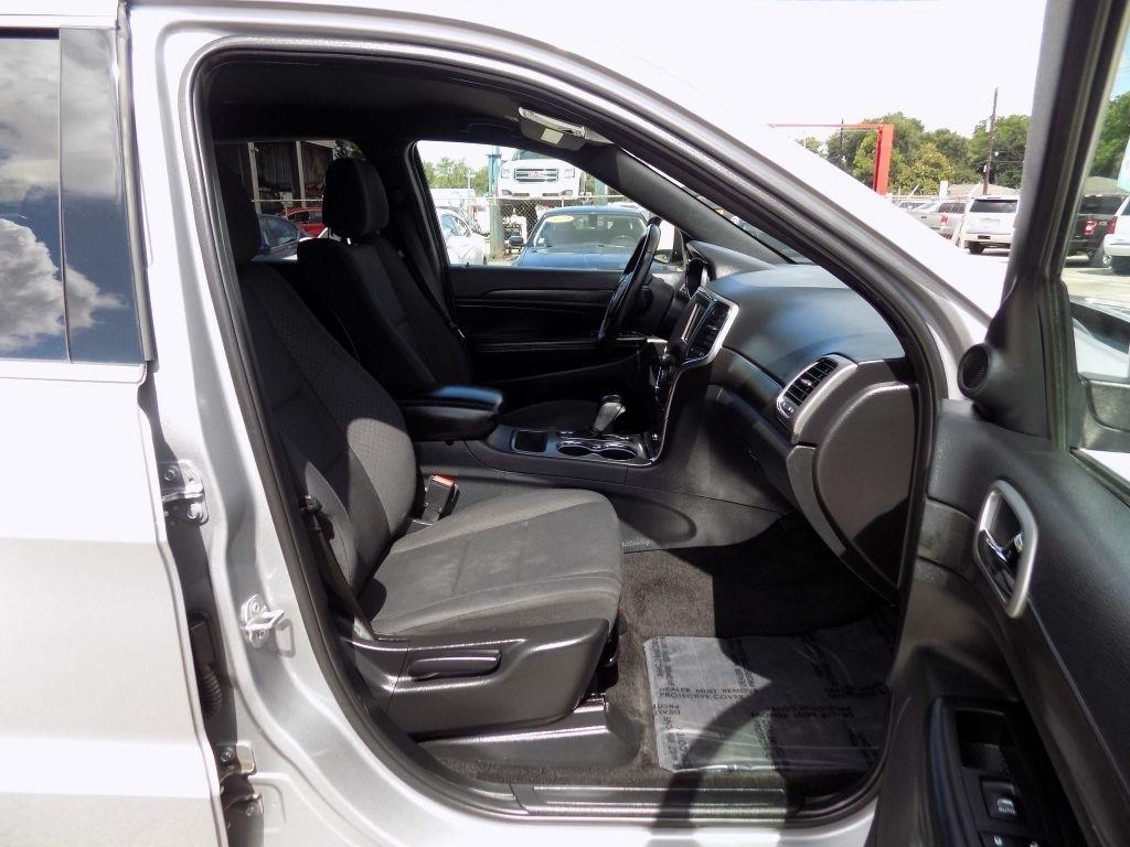 Jeep Grand Cherokee Laredo 4WD 2018