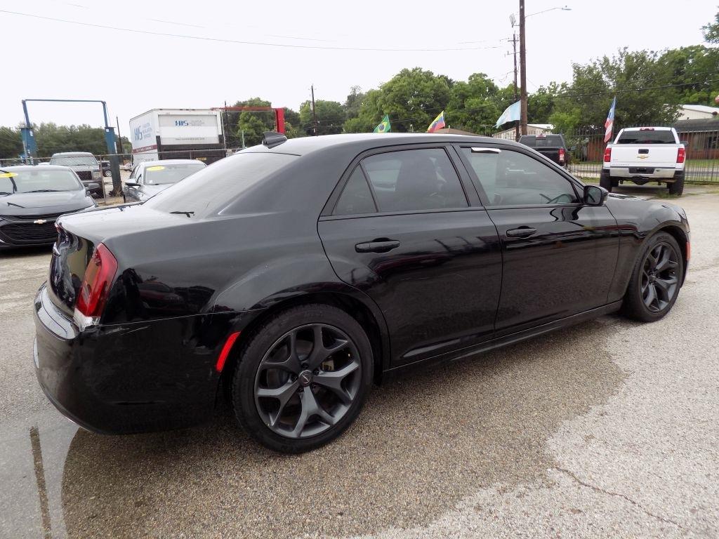 Chrysler 300 Touring 2021