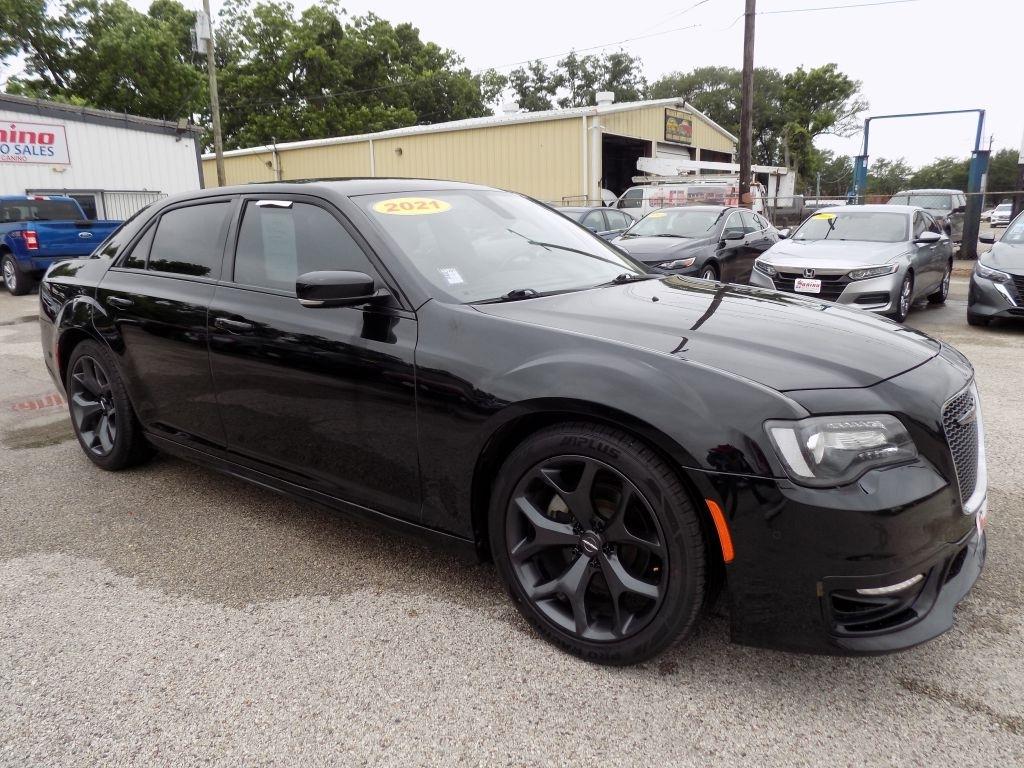 Chrysler 300 Touring 2021