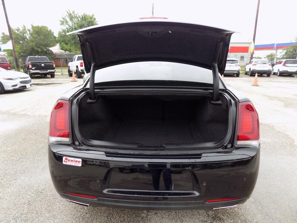 Chrysler 300 Touring 2021