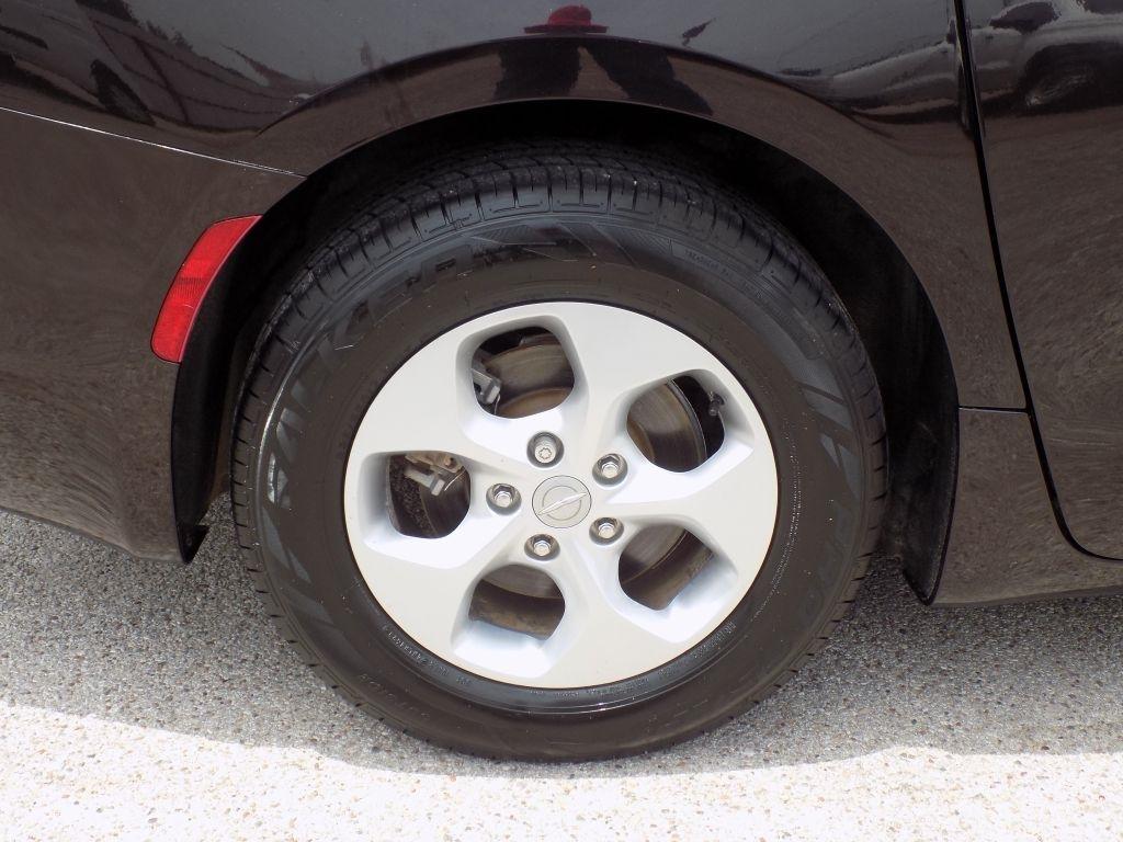Chrysler Pacifica LX 2017