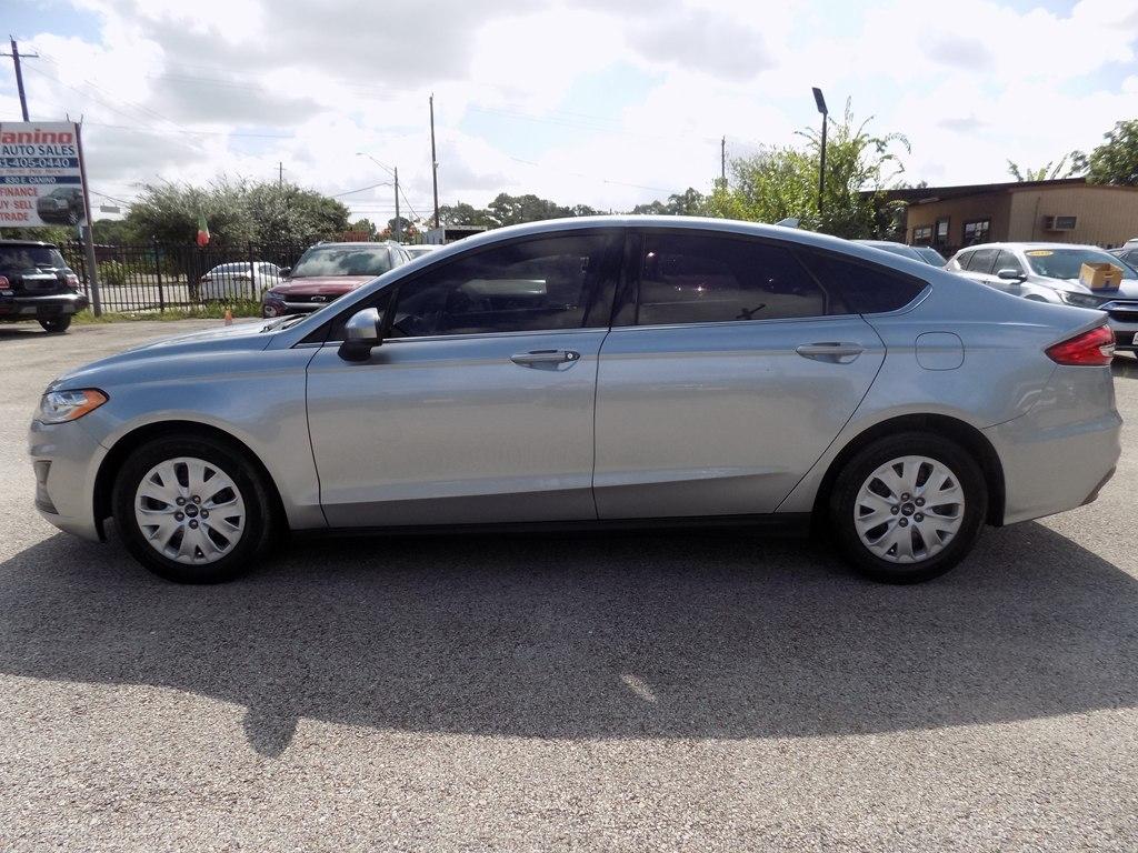 Ford Fusion S 2020