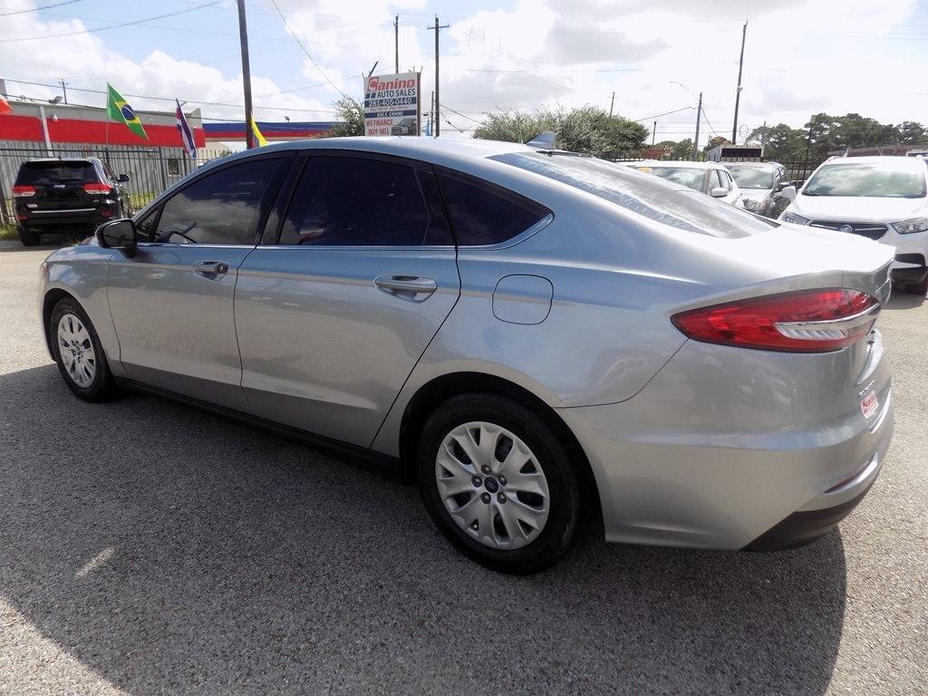 Ford Fusion S 2020