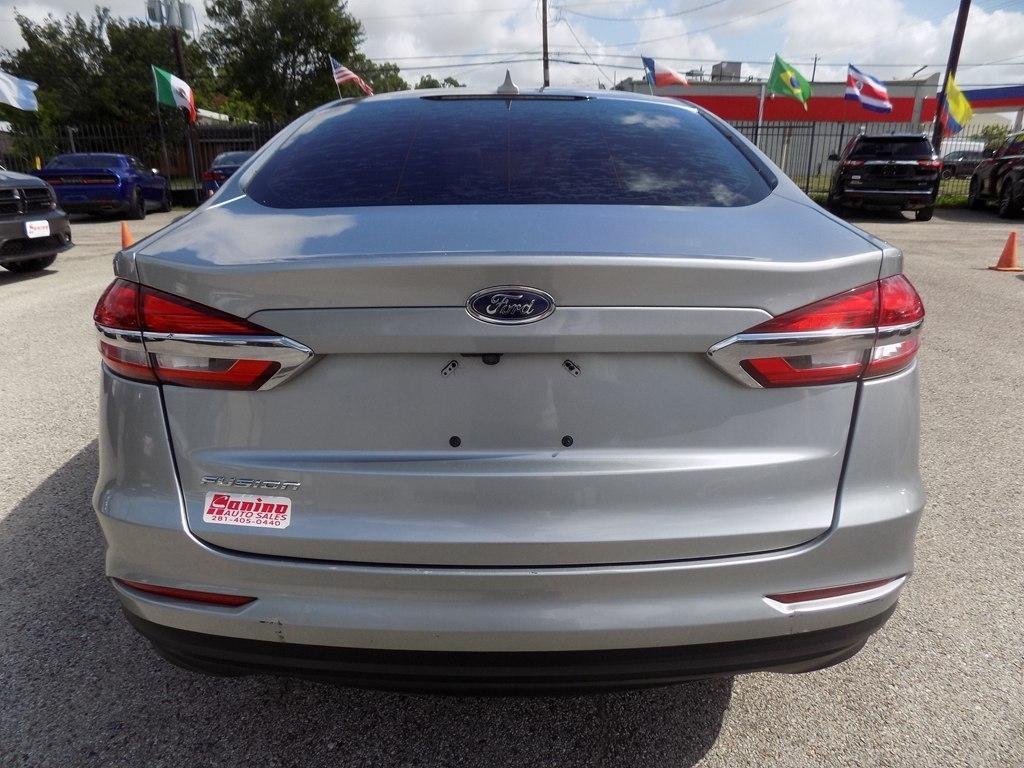 Ford Fusion S 2020