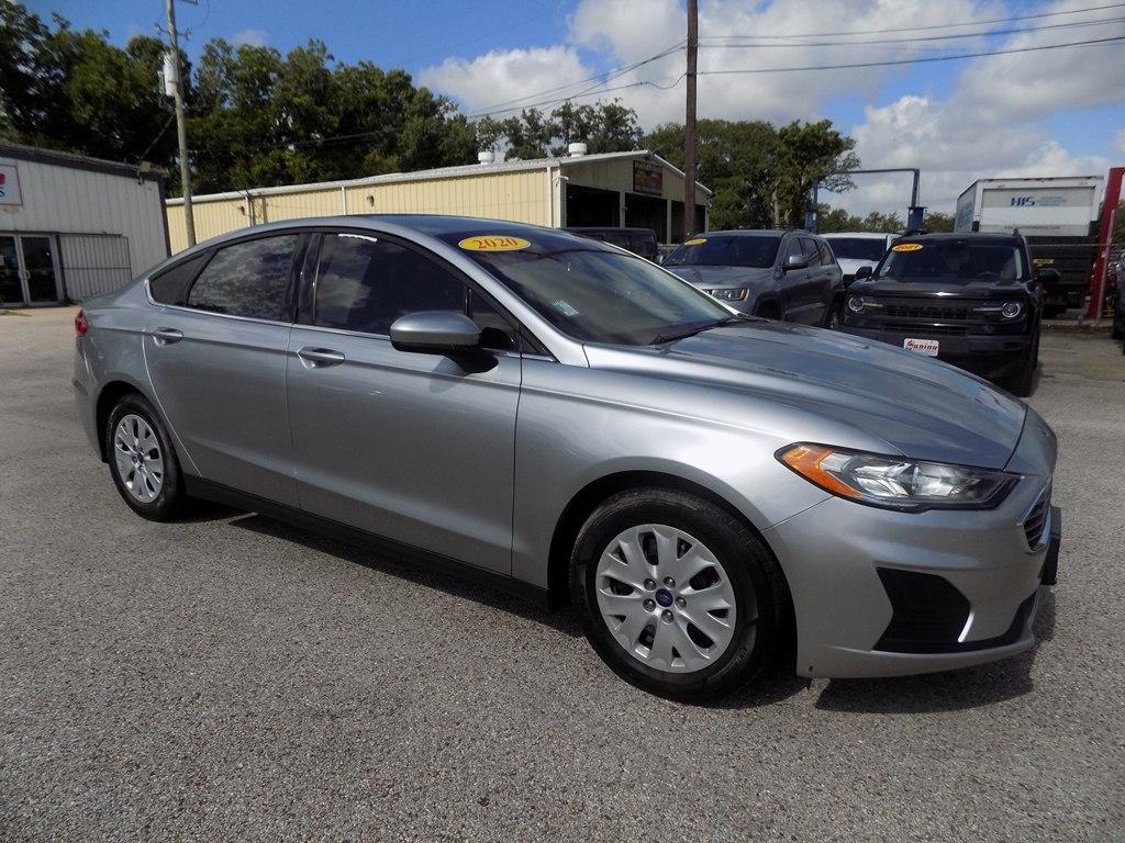 Ford Fusion S 2020