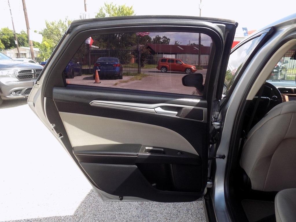 Ford Fusion S 2020