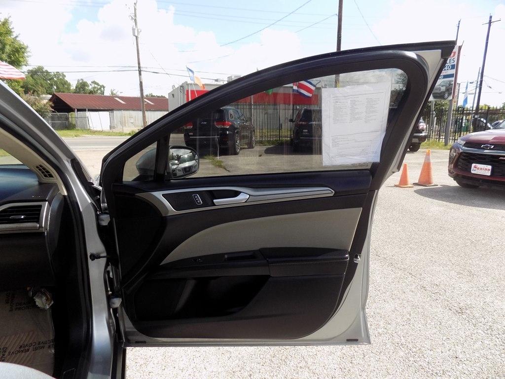 Ford Fusion S 2020
