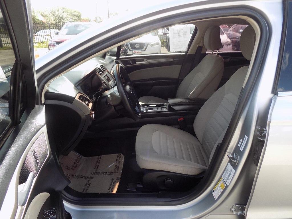 Ford Fusion S 2020