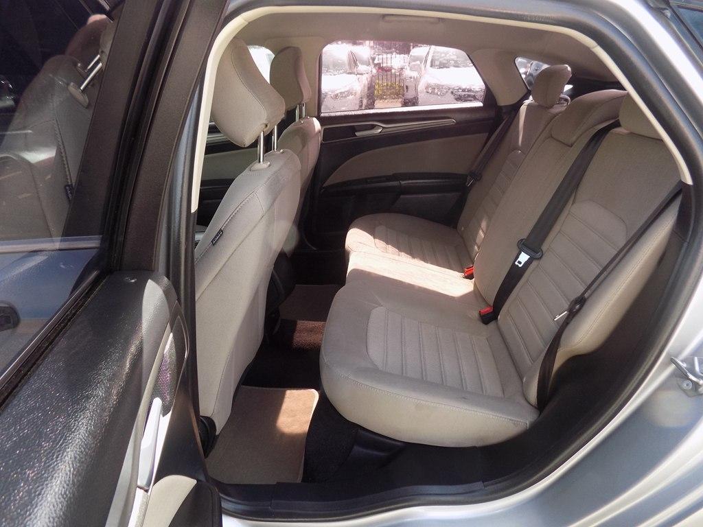 Ford Fusion S 2020