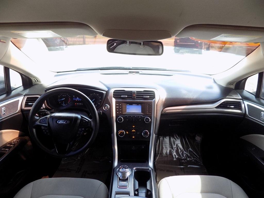 Ford Fusion S 2020