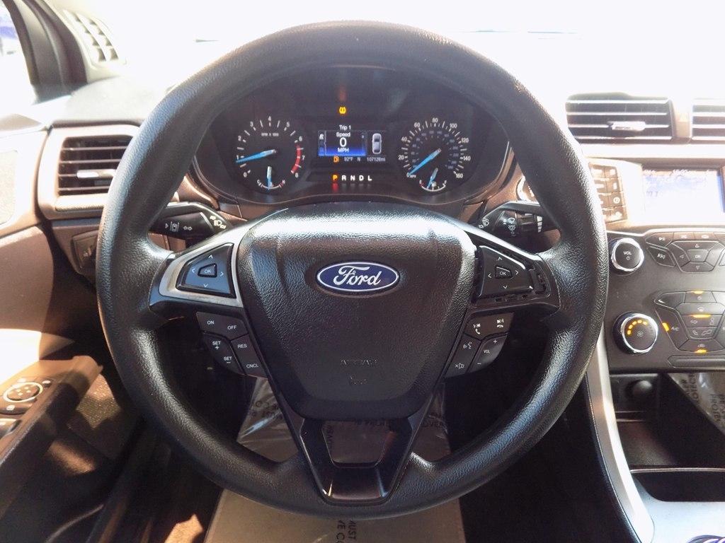 Ford Fusion S 2020
